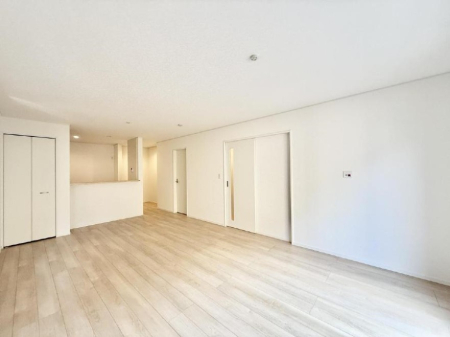 ���r���O ����