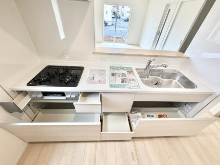 �L�b�`�� �����������������Ԃ����܂��A�Ί炠�ӂ��L�b�`��