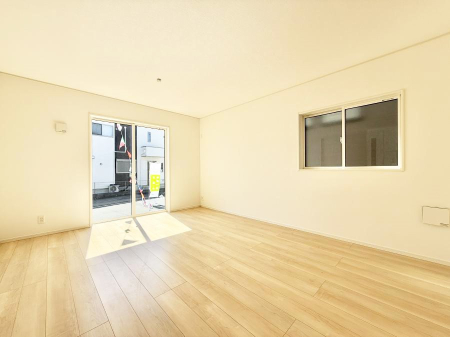 ���r���O ���������S�n�̂����A���z�̃��r���O