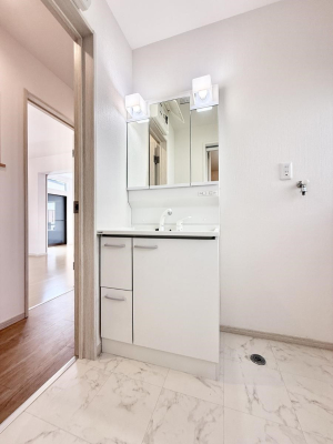 ʑEʏ 邢ʏ͖̎yłႢł