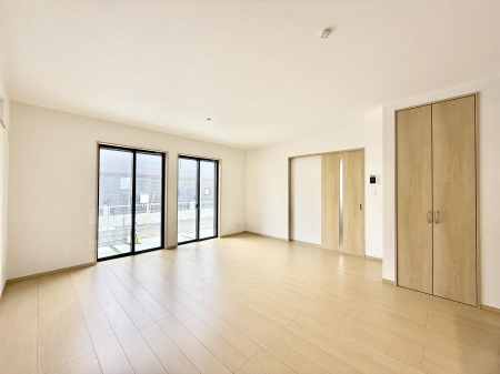 ���r���O ���������S�n�̂����A���z�̃��r���O