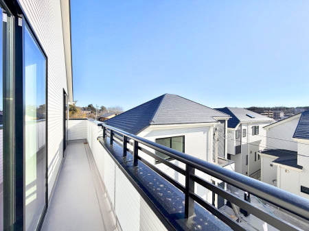 �o���R�j�[ ������ �G�߂̈ڂ낢����������J���I�ȋ�Ԃł�