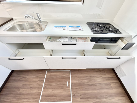 �L�b�`�� �������Ƒ����J��[�߂�A������̂���L�b�`��