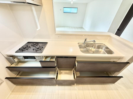 �L�b�`�� ���������y���݂ƐH�ׂ�K����͂���L�b�`��