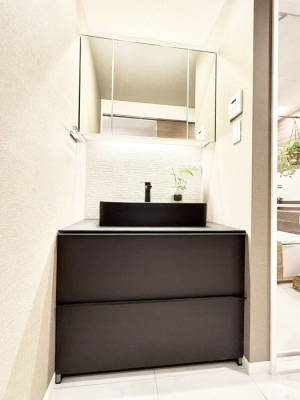 ʑEʏ Ƒ݂Ȃg₷zuł