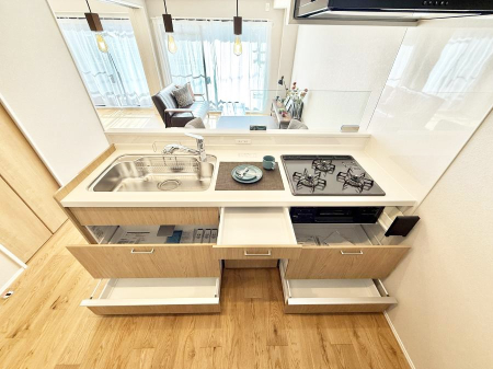 Lb` ƑƂȂAR~jP[V̏