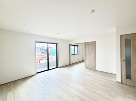 ���r���O ����