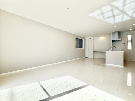 ���r���O ���������R�Ɖ�b�����܂��A�S�n�悢�ЂƂƂ�