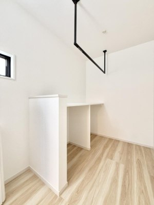 ̑ ݔV⎞ԂCɂ󕨂AOߗނ܂B