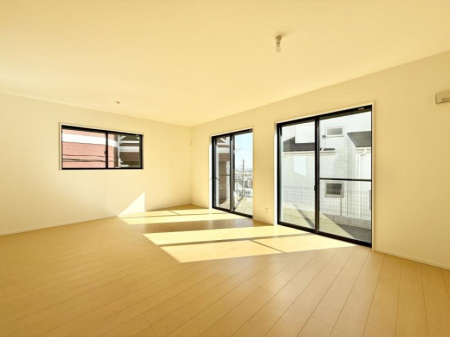 ���r���O ���������S�n�̂����A���z�̃��r���O