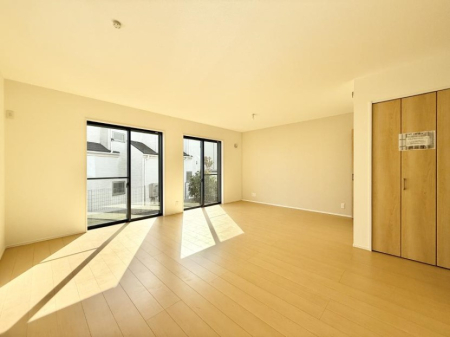 ���r���O ���������R�Ɖ�b�����܂��A�S�n�悢�ЂƂƂ�