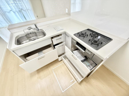 Lb` ƑƂȂAR~jP[V̏