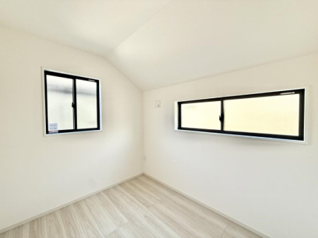 �Q�� ���������̔z�u��ʋC���̗ǂ��݌v�ŕ����̋�C�������炸�A��ɐV�N�ȋ�C������܂�