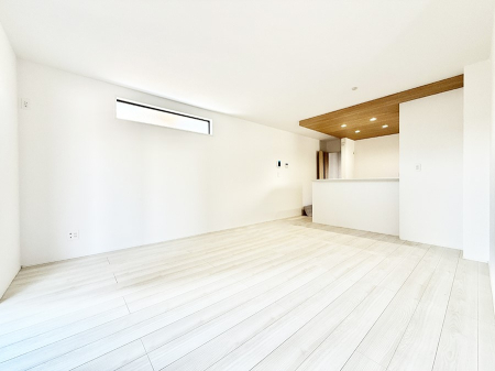 ���r���O ����