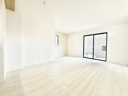 ���r���O ����