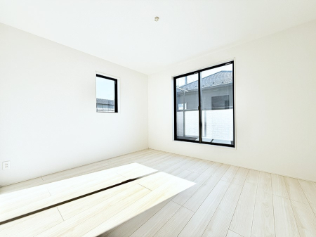 �Q�� ����