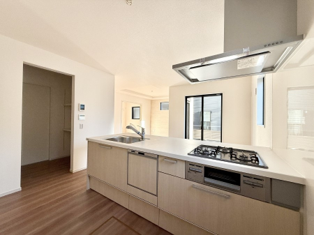 �L�b�`�� �������Ƒ����J��[�߂�A������̂���L�b�`��