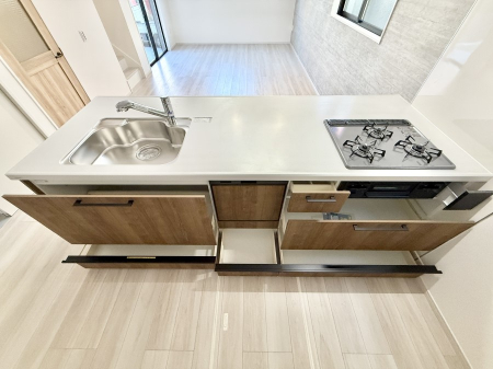 �L�b�`�� �������Ƒ����J��[�߂�A������̂���L�b�`��