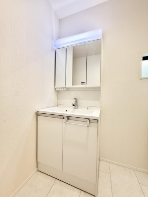 ʑEʏ Ƒ݂Ȃg₷zuł