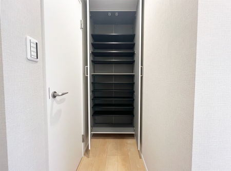 ���[ ����