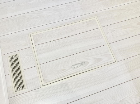 ̑ ݔBꂽ[Xy[XŉƑŜXbL