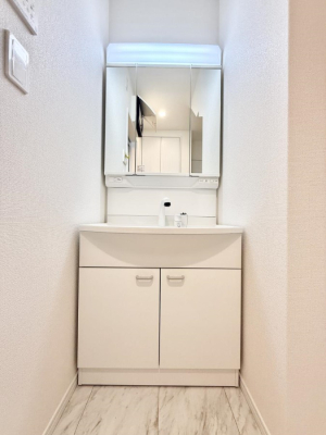 ʑEʏ Ƒ݂Ȃg₷zuł