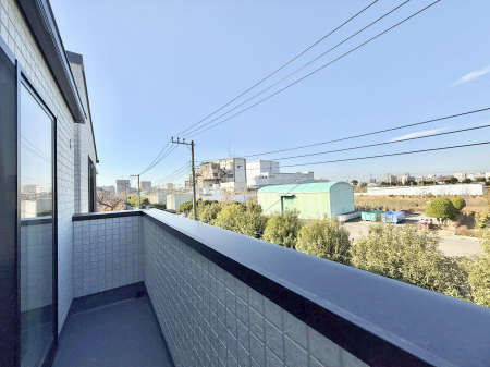 �o���R�j�[ ������ �G�߂̈ڂ낢����������J���I�ȋ�Ԃł�