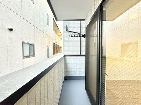 �o���R�j�[ ������ �G�߂̈ڂ낢����������J���I�ȋ�Ԃł�