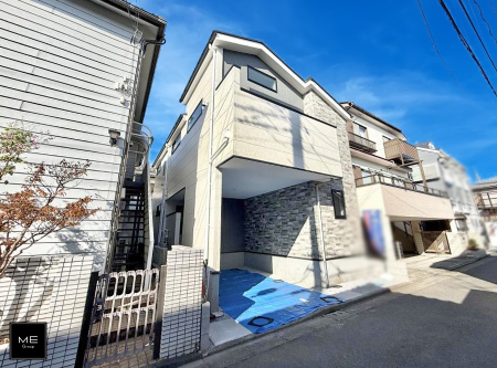 nOώʐ^ OρV炵n܂ꏊŁAƑJ[߂