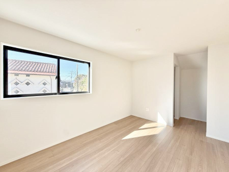 �Q�� ����