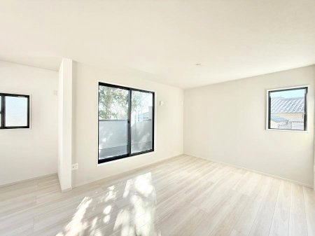 �Q�� ����