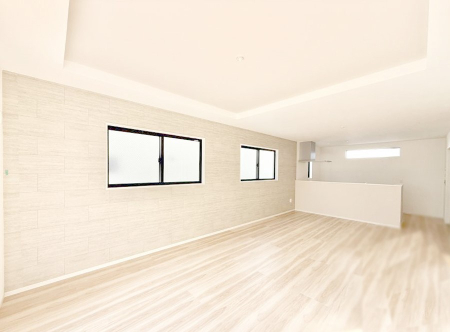 ���r���O ����