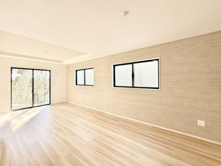 ���r���O ����