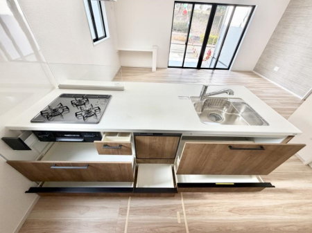 �L�b�`�� �����������������Ԃ����܂��A�Ί炠�ӂ��L�b�`��