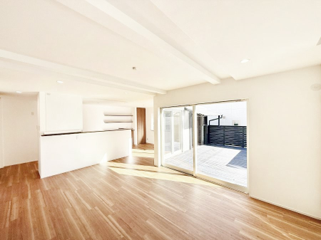 ���r���O ����