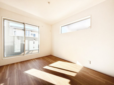 �Q�� ����