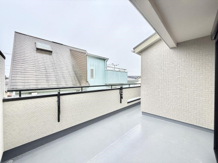 �o���R�j�[ ������ �G�߂̈ڂ낢����������J���I�ȋ�Ԃł�