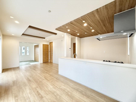 ���r���O ����