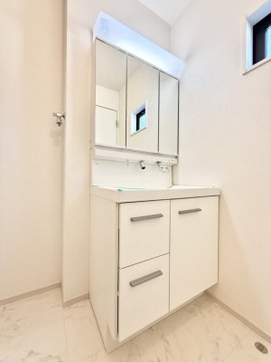 ʑEʏ 邢ʏ͖̎yłႢł