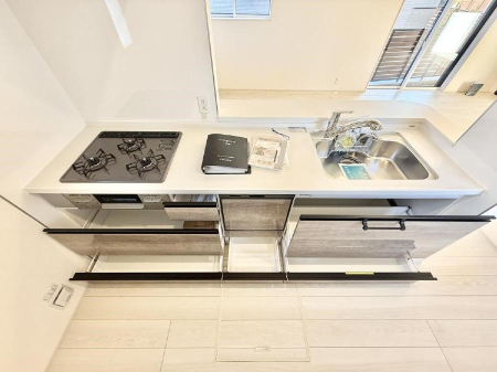 �L�b�`�� �����������������Ԃ����܂��A�Ί炠�ӂ��L�b�`��