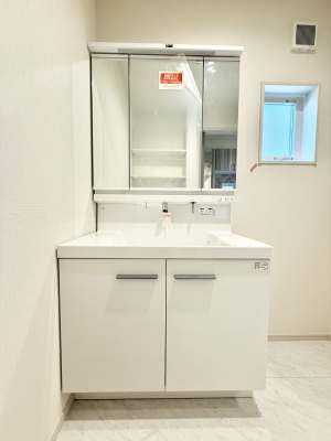 ʑEʏ Ƒ݂Ȃg₷zuł