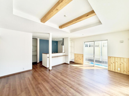 ���r���O ���������S�n�̂����A���z�̃��r���O