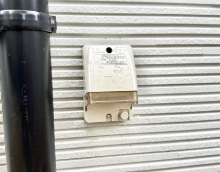 ���̑����� �ݔ������O�ɓd���R���Z���g������΁A�������@�ő���O�ǂ�|������ȂǕ֗��ł��B