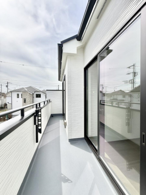 �o���R�j�[ ������ �G�߂̈ڂ낢����������J���I�ȋ�Ԃł�