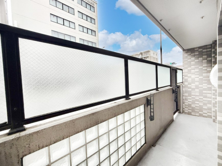 �o���R�j�[ ������ �G�߂̈ڂ낢����������J���I�ȋ�Ԃł�