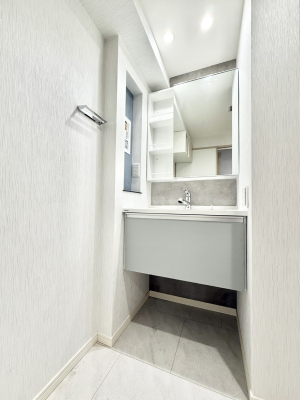 ʑEʏ 邢ʏ͖̎yłႢł