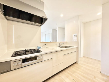 �L�b�`�� �����������������Ԃ����܂��A�Ί炠�ӂ��L�b�`��