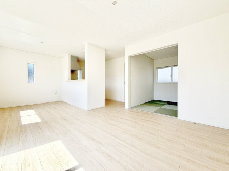 ���r���O ����