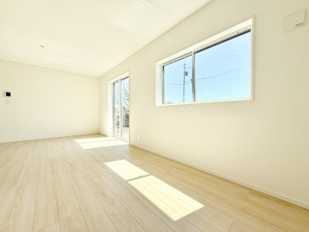 ���r���O ����