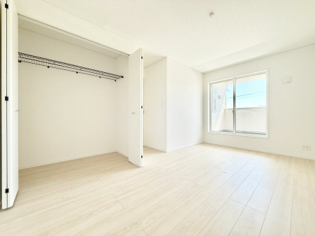 �Q�� ����